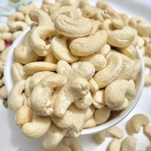 JS90 FOODS 250GM Kaju Cashew , Plain , Raw – Premium Whole Cashew Nuts, Size W320 , Rich & Buttery, Ideal for Snacking, Cooking & Sweets, High in Protein & Healthy Fats
